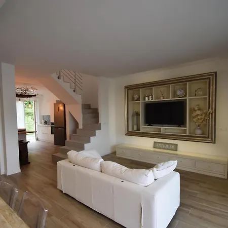 Prázdninový dům Near Maggiore, Italy