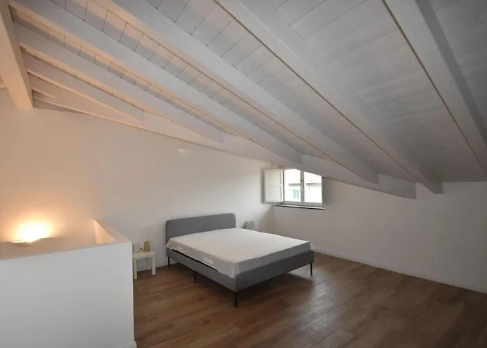 Near Maggiore, Italy Feriehus *