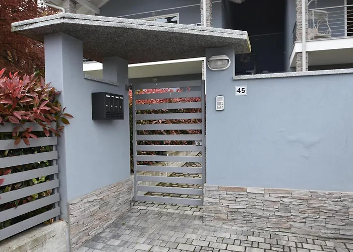 Near Maggiore, Italy Feriehus Meina