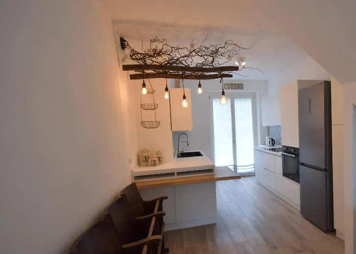 Feriehus Near Maggiore, Italy *